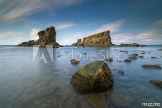 Bild på Sea sunrise near the ship rocks